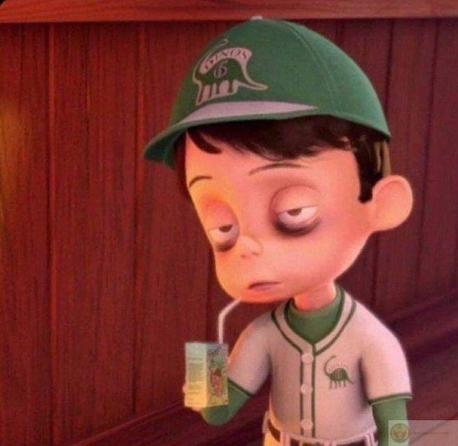 Một chiếc meme mắt thâm độc đáo khiến nỗi lo quầng thâm trở nên dễ thương hơn