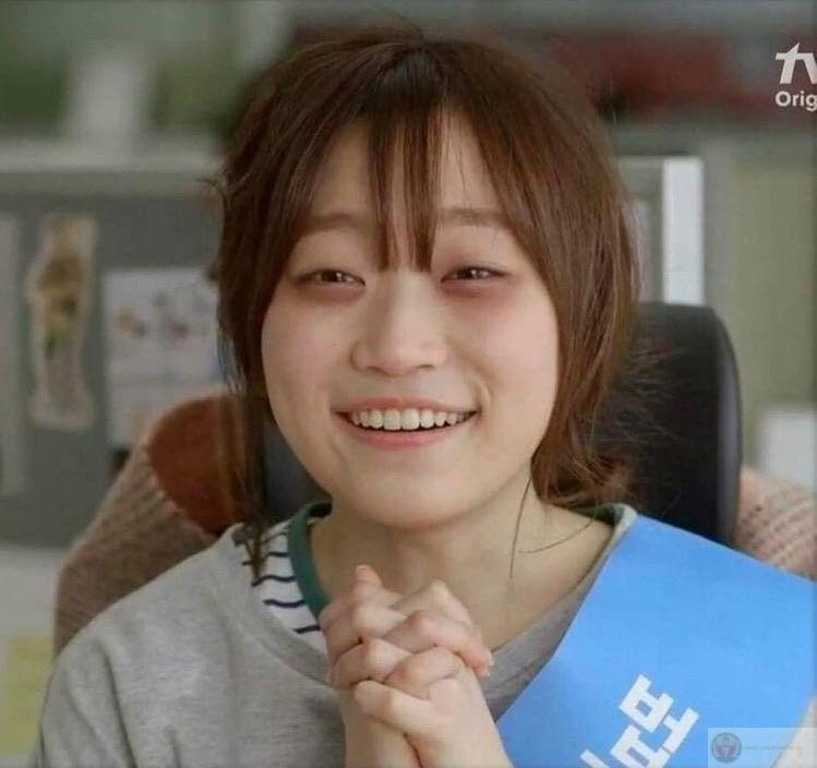 Dân thiếu ngủ xem ngay 75+ meme mắt thâm, thâm quầng