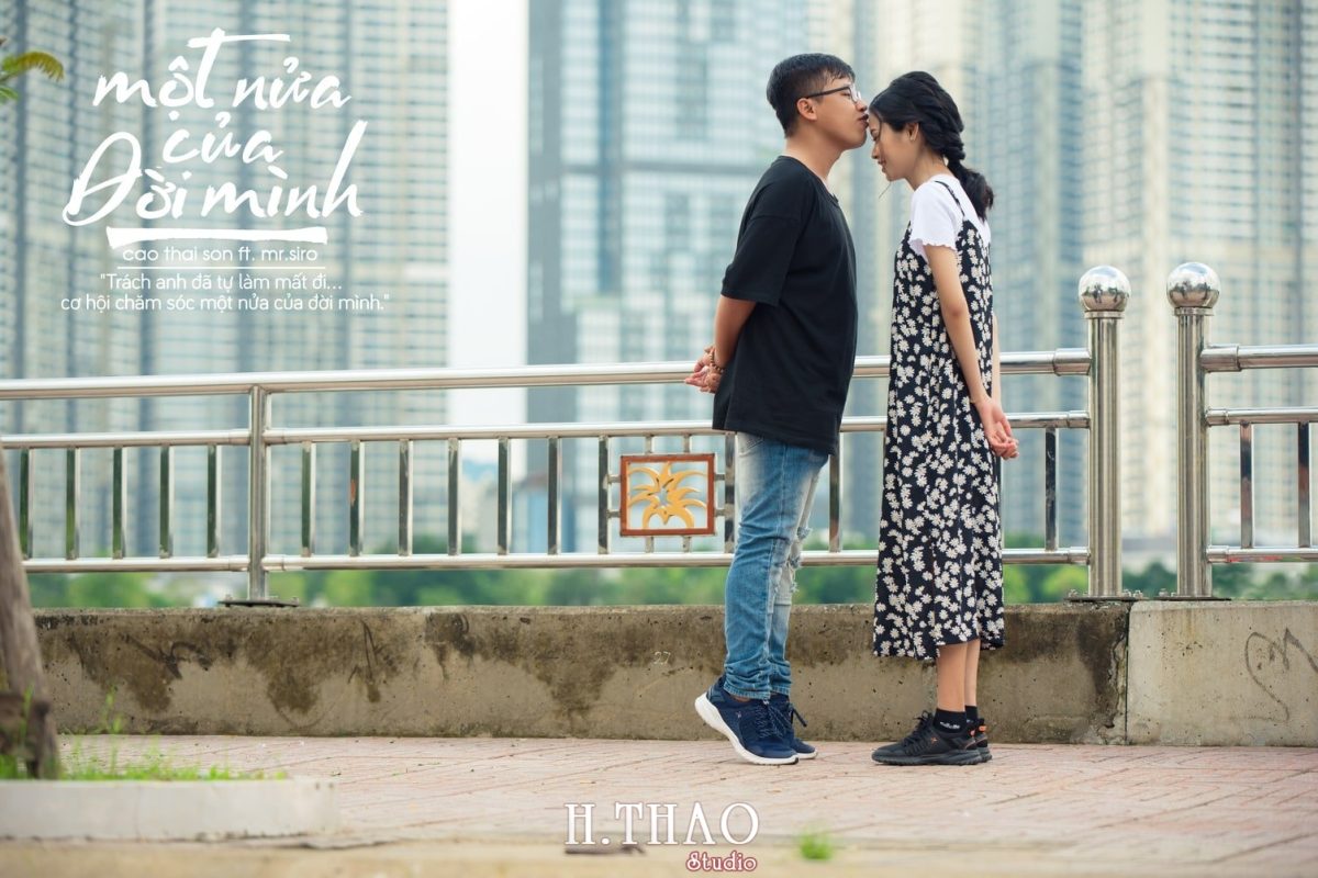 Chụp hình couple giấu mặt