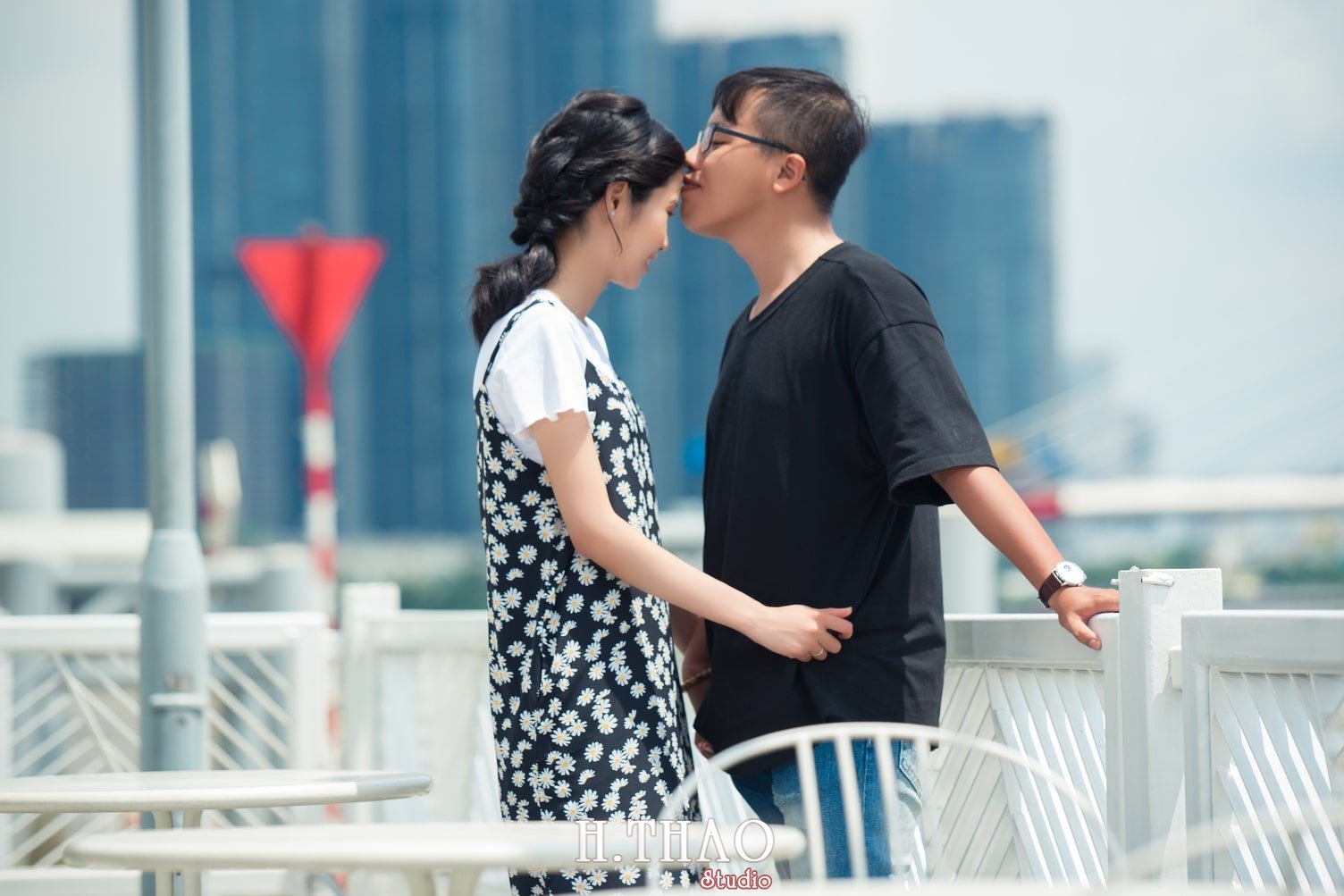 Anh couple dang yeu 18 - Bộ ảnh couple rất đáng yêu chụp tại bến tàu ở Tp.HCM - HThao Studio