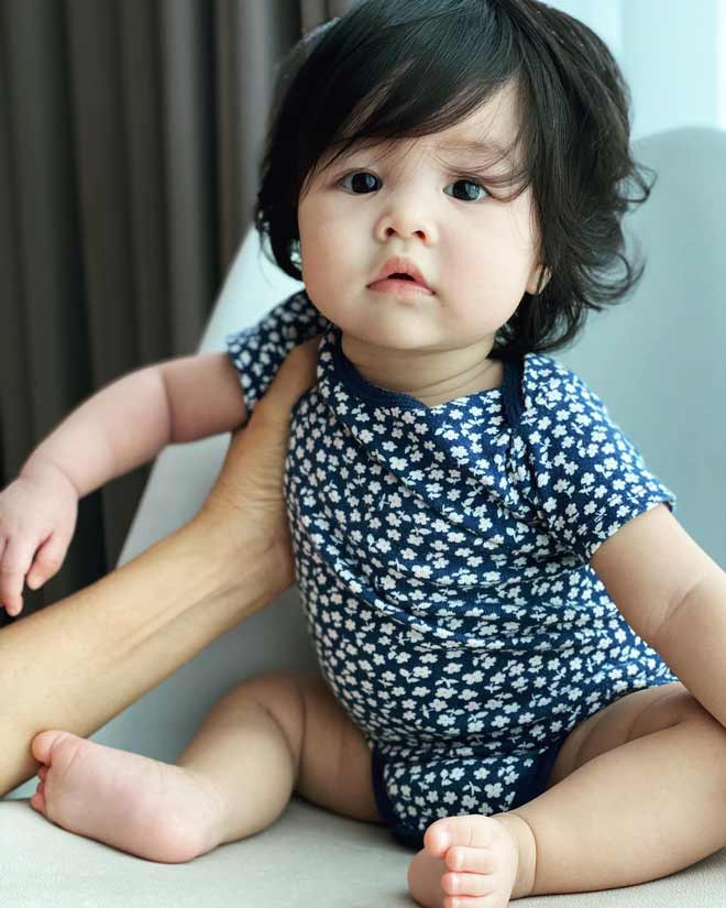 Con gái Trần Bảo Sơn và bạn gái giấu mặt: Càng lớn càng xinh, giống y hệt bố - 14