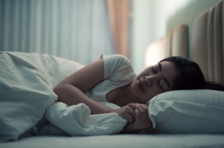 Ngủ đủ giấc vào ban đêm giúp bạn tỉnh táo vào ban ngày
