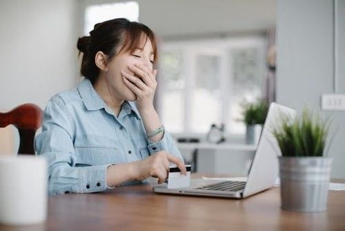 12 mẹo để tránh buồn ngủ ban ngày