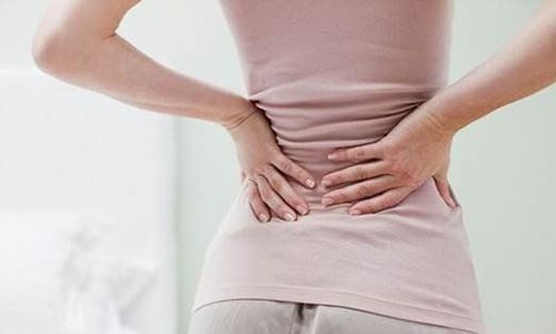 Đau lưng sau sinh mổ: Những điều cần biết
