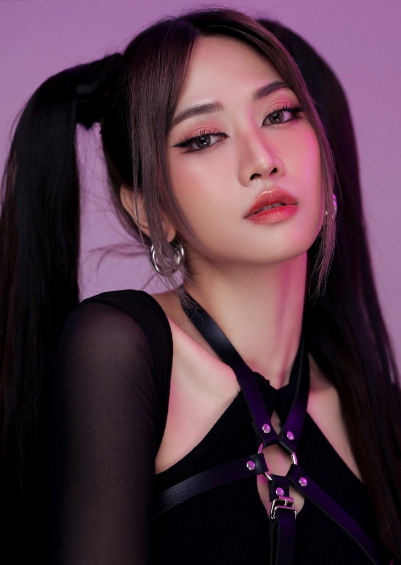 Ảnh Lê Bống phong cách ngầu xinh