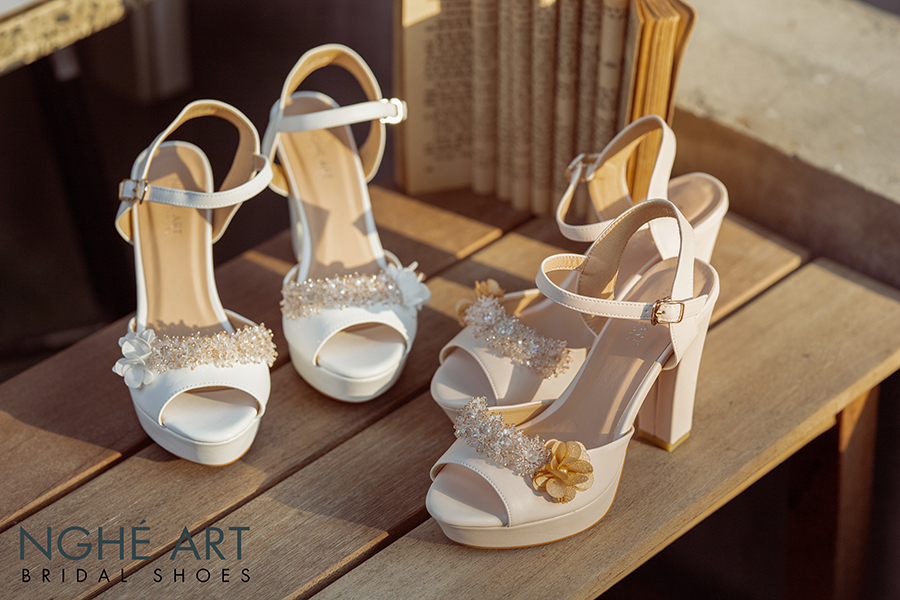 Giày cưới Nghé Art cao gót đính hoa pha lê 341 trắng và nude - Ảnh 1 - Nghé Art Bridal Shoes - 0908590288