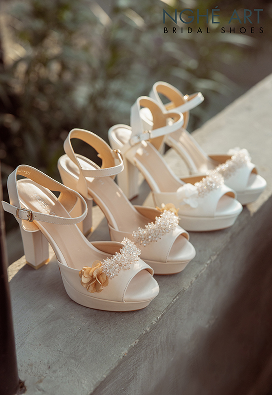 Giày cưới Nghé Art cao gót đính hoa pha lê 341 trắng và nude - Ảnh 4 - Nghé Art Bridal Shoes - 0908590288