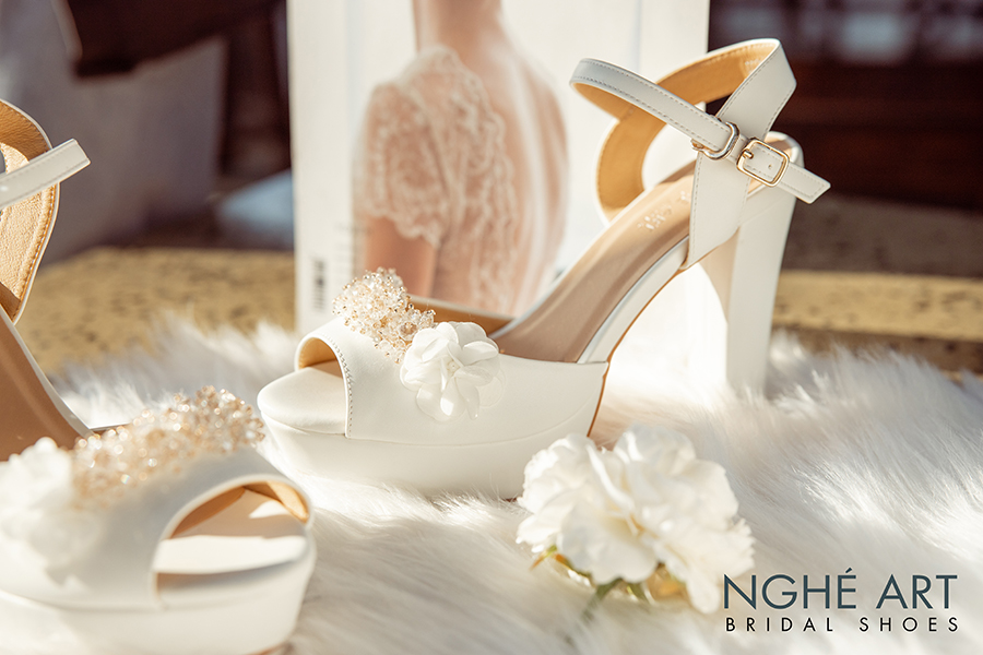 Giày cưới Nghé Art cao gót đính hoa pha lê 341 trắng - Ảnh 5 - Nghé Art Bridal Shoes - 0908590288