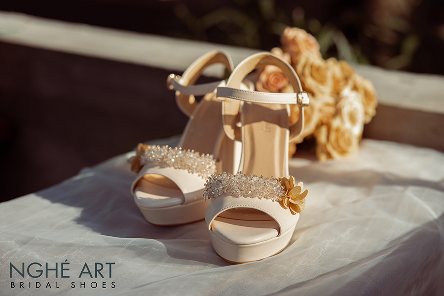 Giày cưới Nghé Art cao gót đính hoa pha lê 341