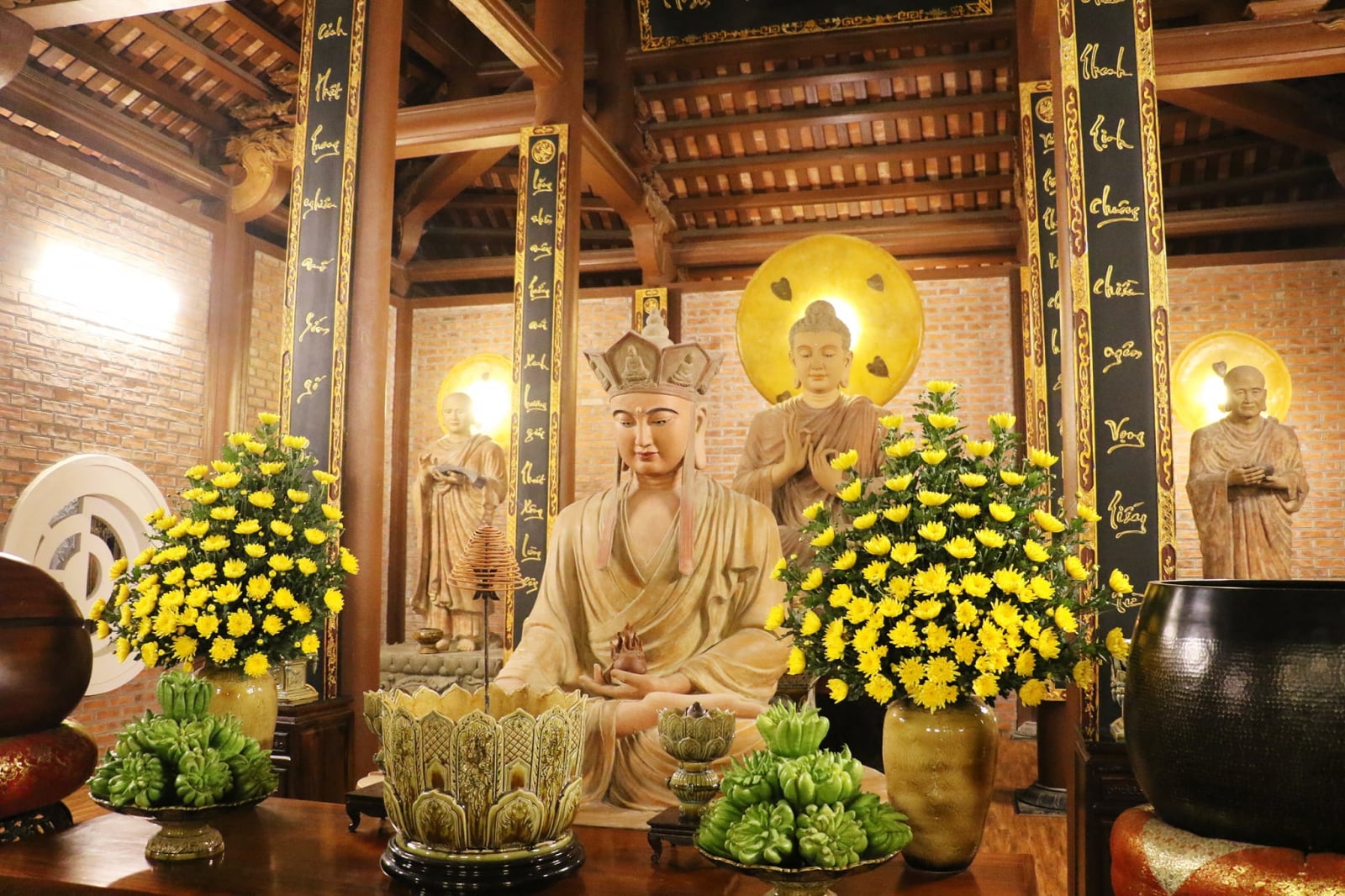 Chụp ảnh tượng Phật trong chùa, nên hay không? 3