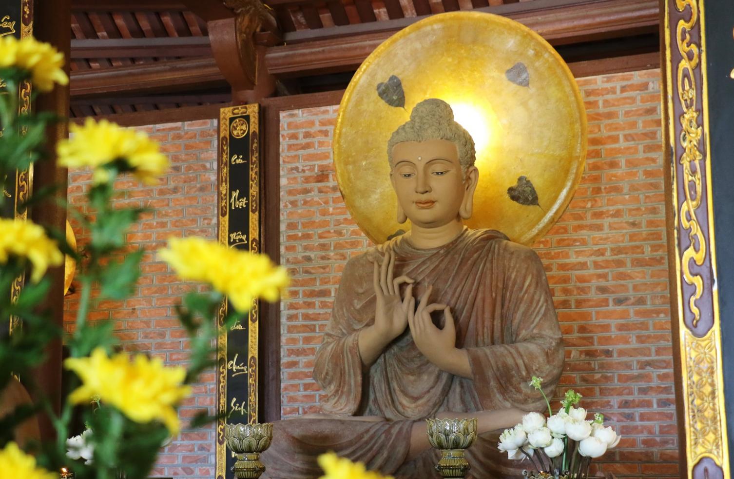 Chụp ảnh tượng Phật trong chùa, nên hay không? 4