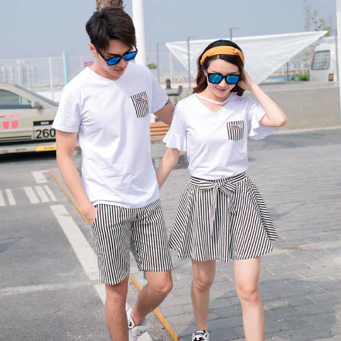 Thiết kế áo thun cổ tim giúp tôn lên đường nét trên cơ thể người mặc
