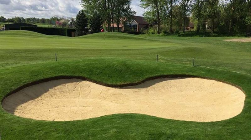 Luật Golf Bẫy Cát Và Bẫy Nước 2025 – Những Thay Đổi Quan Trọng