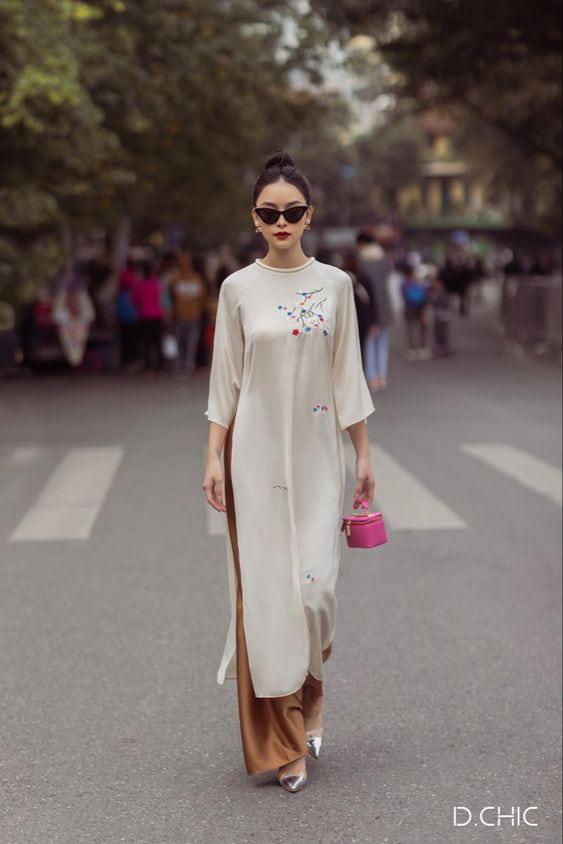 Một số dáng chụp áo dài tết đẹp 6