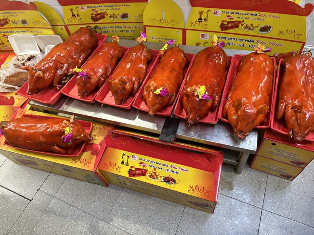 phong-tuc-cung-heo-quay