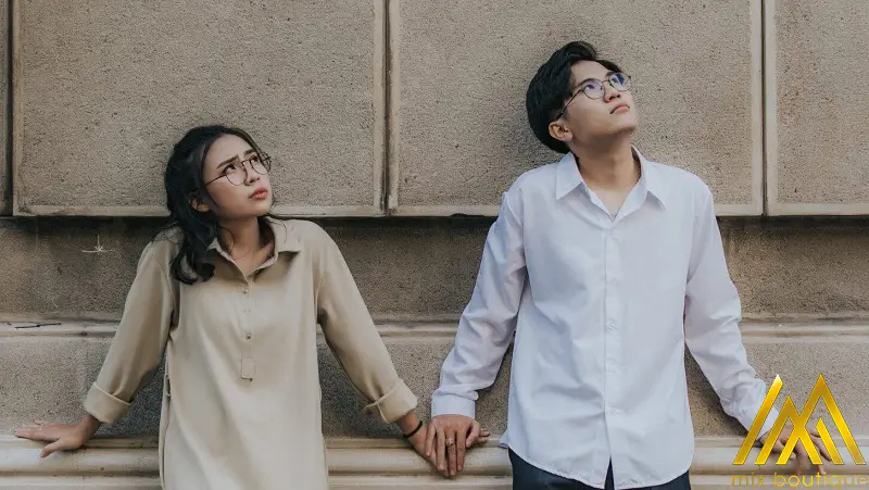 tạo dáng chụp ảnh với người yêu