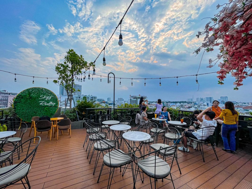 “Chill” cùng 13 quán rooftop Sài Gòn khiến giới trẻ mê tít