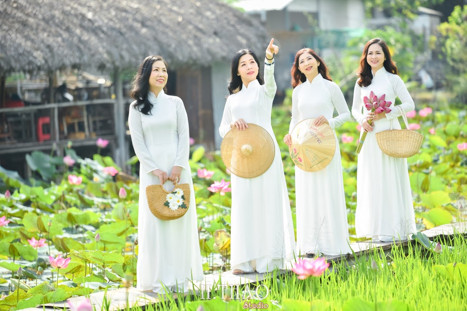 Anh Hoa sen 17 min - Tháng 6, chụp hình với hoa sen tại Tam đa quận 9 - Tp.HCM