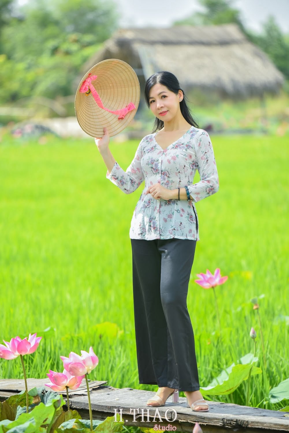 Anh Hoa sen 40 min - Tháng 6, chụp hình với hoa sen tại Tam đa quận 9 - Tp.HCM