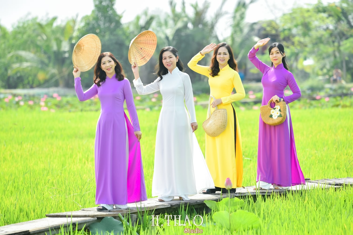 Anh Hoa sen 20 min - Tháng 6, chụp hình với hoa sen tại Tam đa quận 9 - Tp.HCM