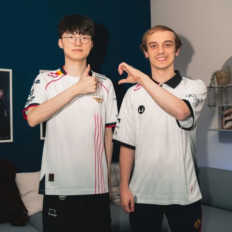 faker meme tạo ảnh trái tim với đối thủ