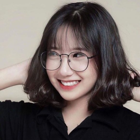 hinh girl xinh deo kinh