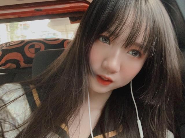 Trò chuyện cùng Hà Thảo Linh - nữ streamer học giỏi, đa tài đang gây sốt cộng đồng game thủ