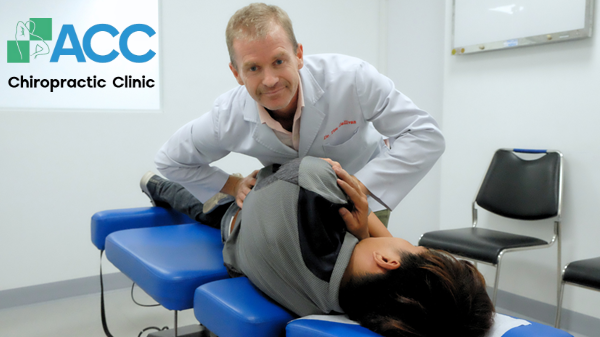 chữa trị đau nhức bả vai lan xuống cánh tay