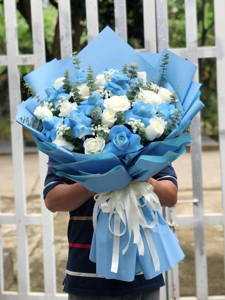 Bó hoa hồng xanh dương