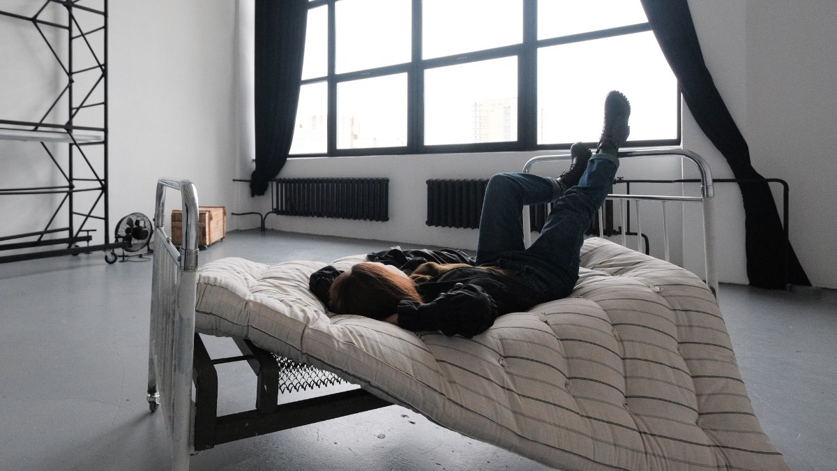 Giao tiếp hiệu quả với người lạnh lùng bằng cách tôn trọng không gian cá nhân
