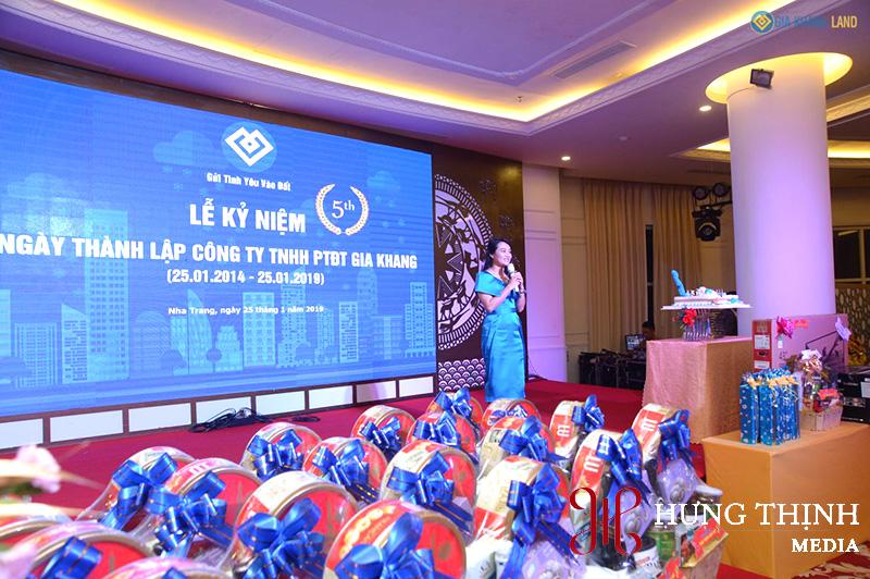 Kỉ niệm hay kỷ niệm? Cách phân biệt và ý nghĩa trong lễ kỷ niệm doanh nghiệp, ngày cưới, sinh nhật