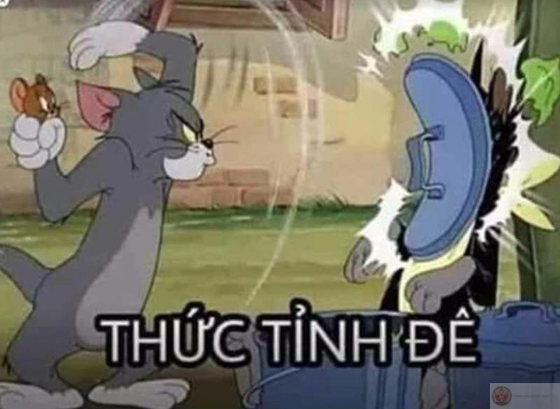 Lạnh lùng đuổi theo rồi tự vấp ngã