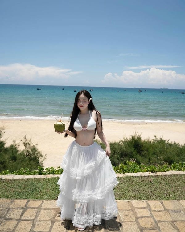 ảnh Thị Nhung phong cách trẻ trung nổi bật