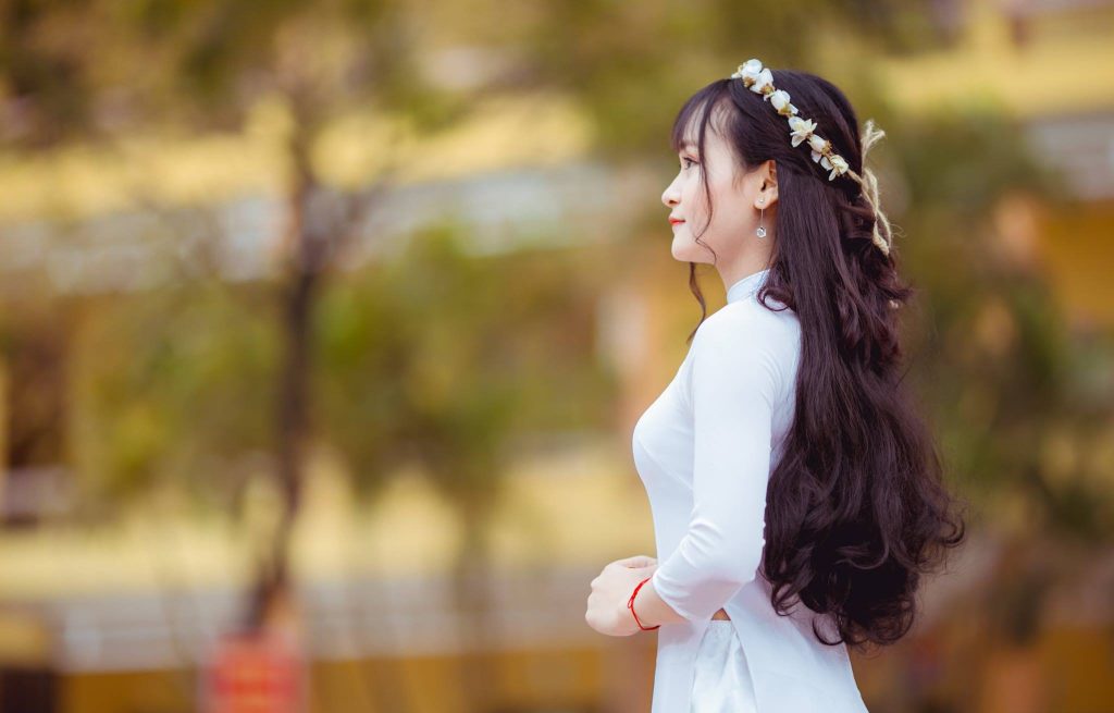 11+ bí kíp tạo dáng với áo dài khi chụp ảnh kỷ yếu không nên bỏ lỡ