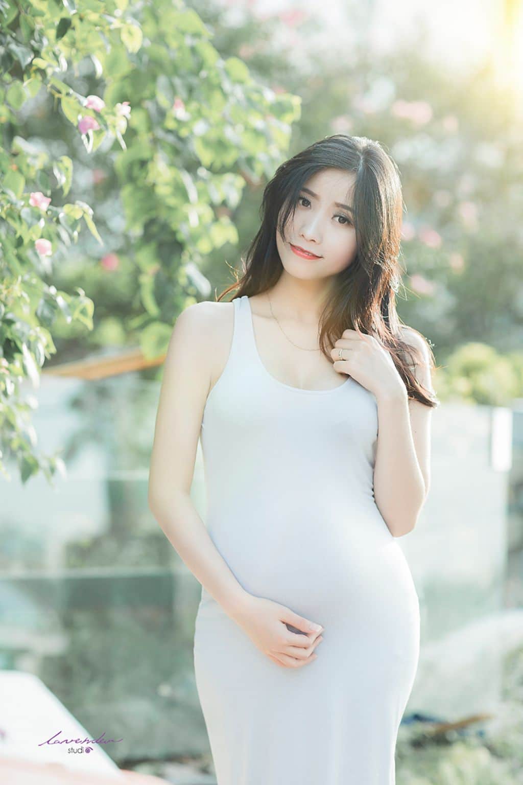 Review giá chụp ảnh bầu tại nhà năm 2025
