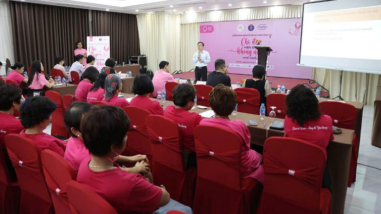 Các "chiến binh hồng" tự tin tỏa sáng.