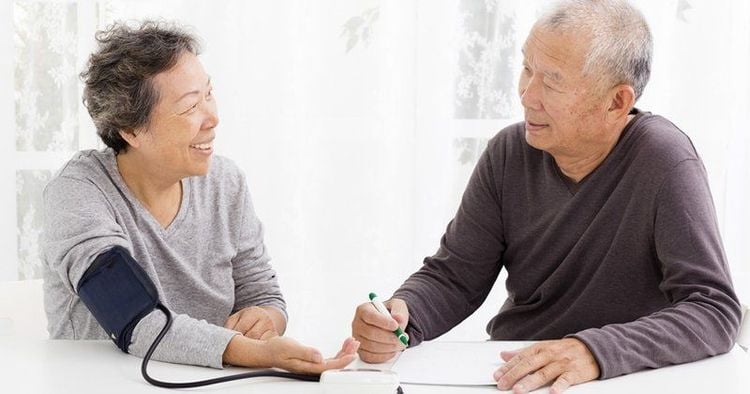 Tuổi 60 huyết áp bao nhiêu là bình thường?