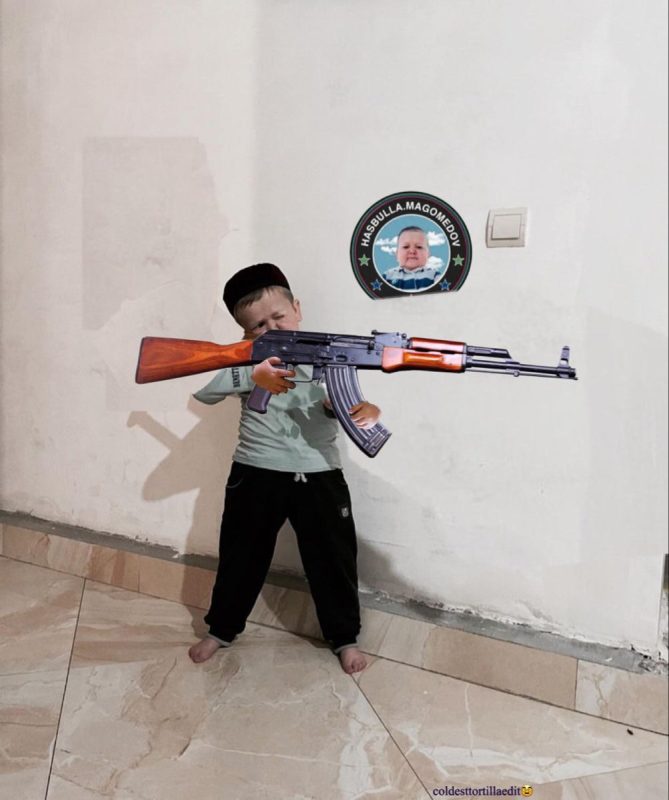 Meme Bắn Súng – Ảnh Chế Hành Động Bắn Pew Pew Hài 🔫