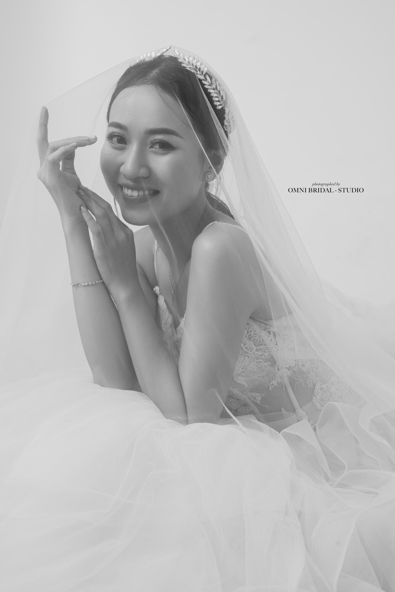 Khi nào nên chọn chụp ảnh cưới studio đen trắng? 