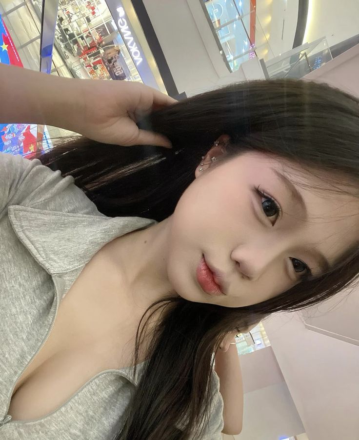 Ảnh gái xinh 2k7