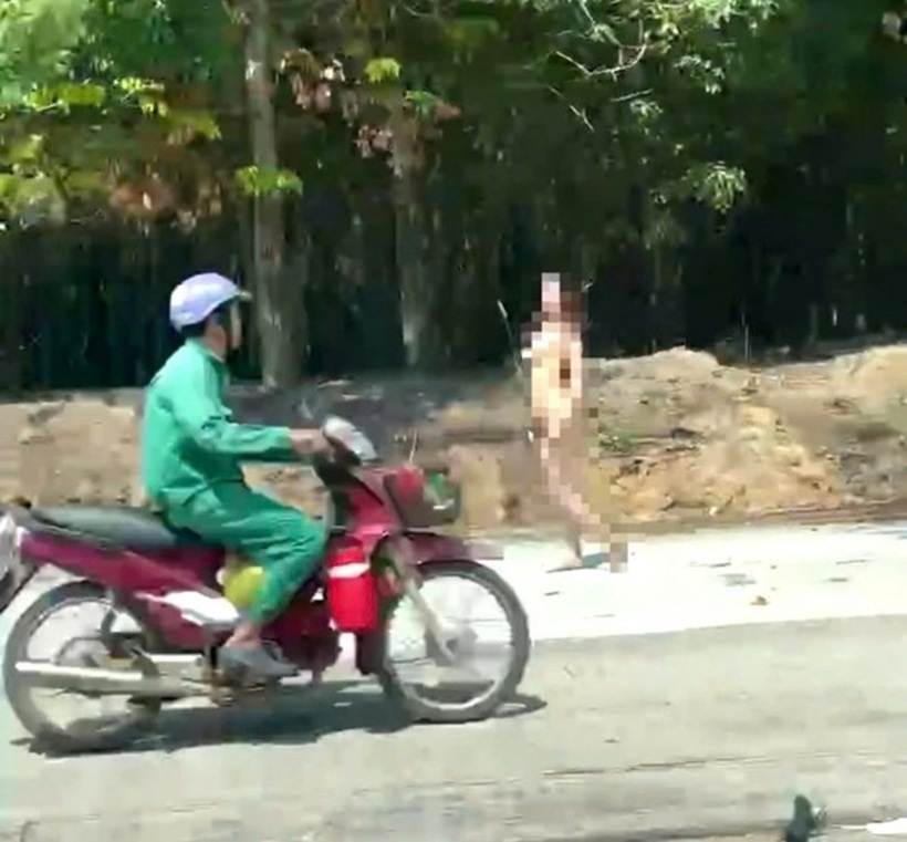 Không mặc đồ chụp ảnh nơi công cộng bị phạt ra sao?