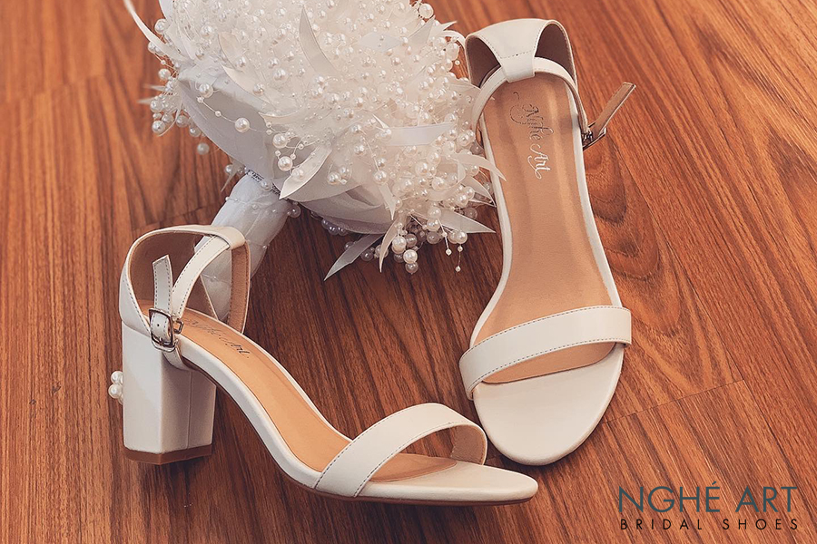 Giày cưới Nghé Art basic quai ngang sandal 195-trang-8p - Ảnh 5 - Nghé Art Bridal Shoes - 0908590288