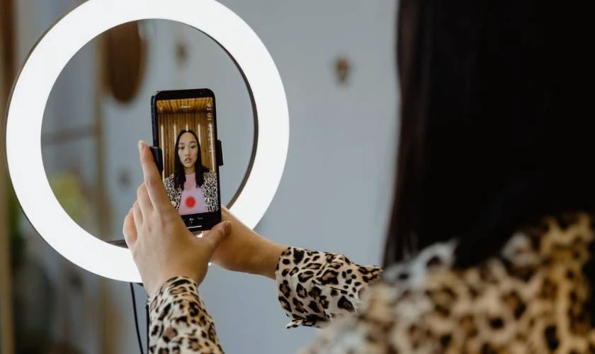 4 cách chụp ảnh trên TikTok siêu đẹp lưu về máy không dính logo