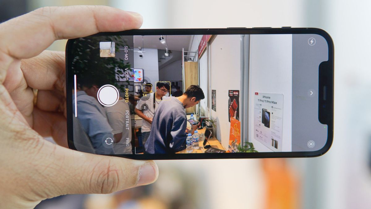 Cách lấy nét đối tượng khi chụp ảnh trên camera trên iPhone