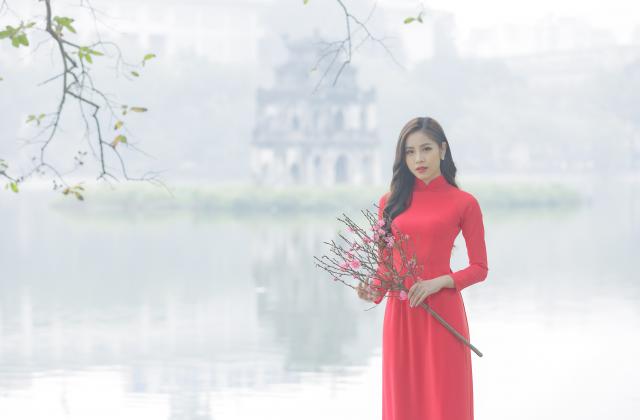 Chụp ảnh ở hồ gươm