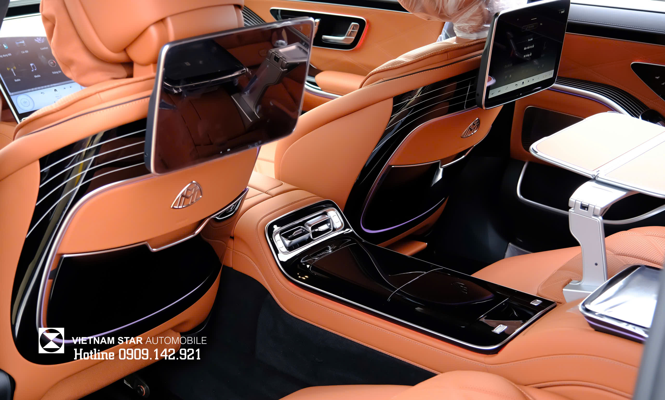 vô lăng maybach s450 2025 bọc da nappa và chi tiết ốp gỗ cao cấp