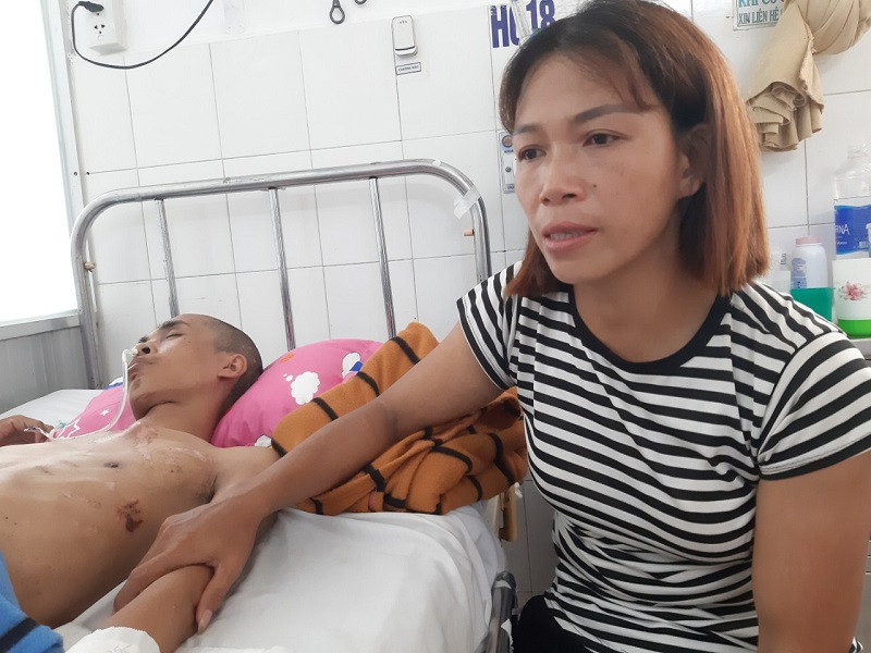 Cha gặp nạn đa chấn thương, con thơ chẳng có tiền đóng học phí