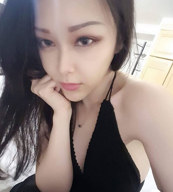 Gái xinh ngã nhào xuống đường sau cú va chạm xe, nhưng vòng một căng tròn mới gây ấn tượng - 8