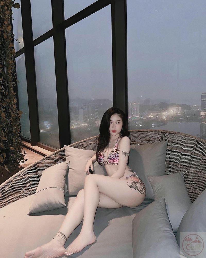 Gái xinh mặc bikini họa tiết da báo nổi bật