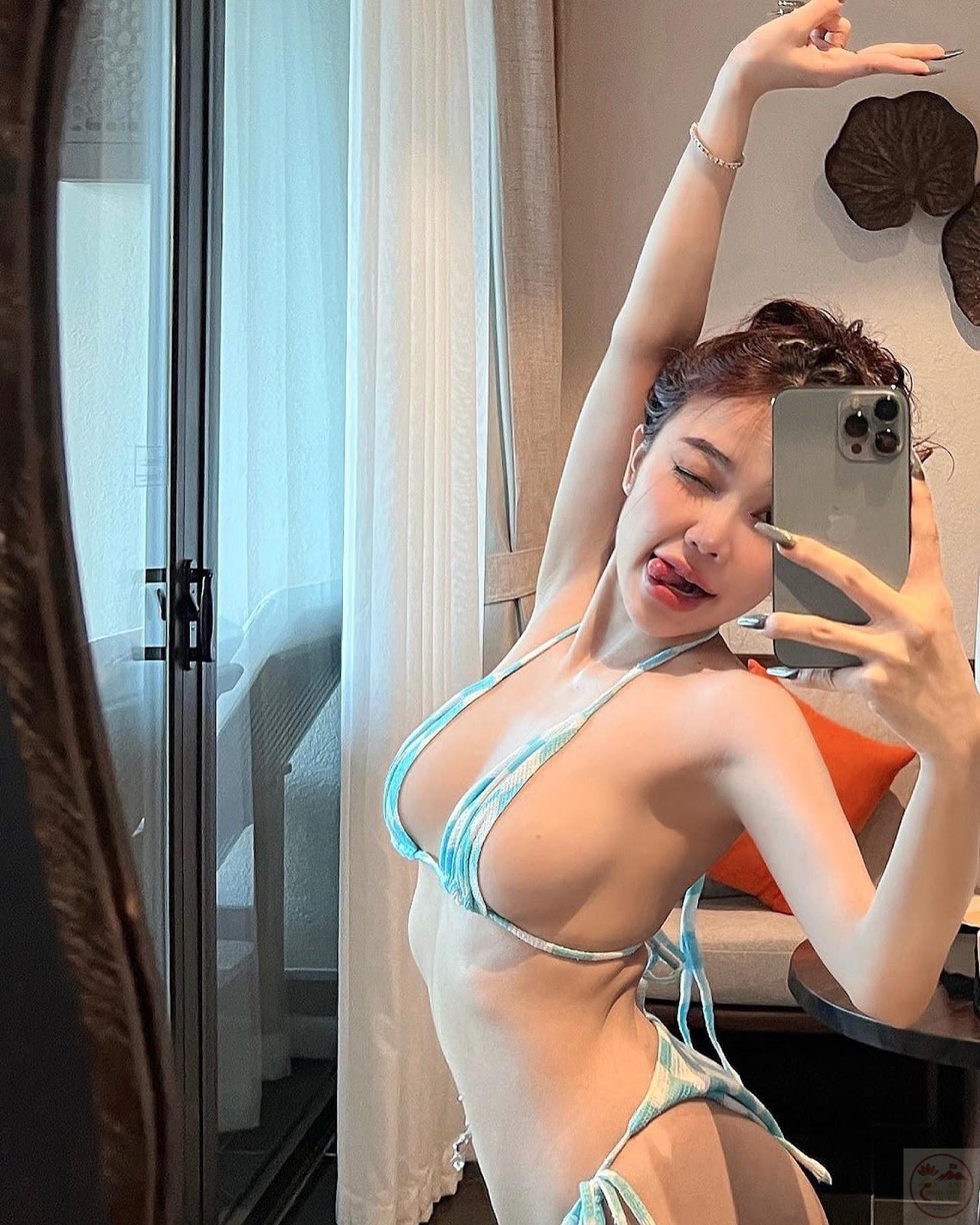 Gái đẹp mặc bikini siêu nhỏ khoe body nuột nà
